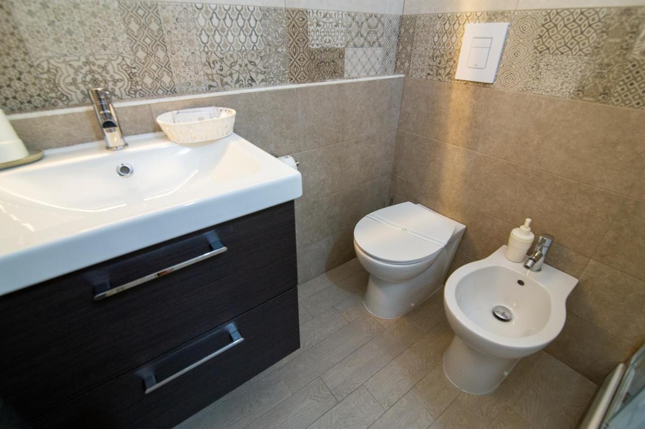 B&B Piazza Duomo Cerignola Bagian luar foto