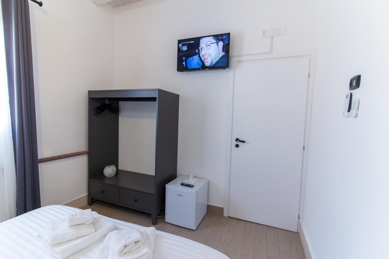 B&B Piazza Duomo Cerignola Bagian luar foto