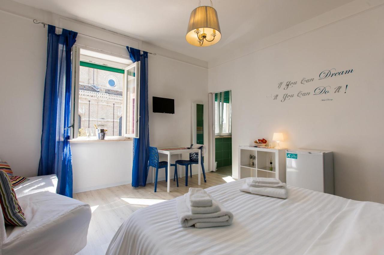 B&B Piazza Duomo Cerignola Bagian luar foto
