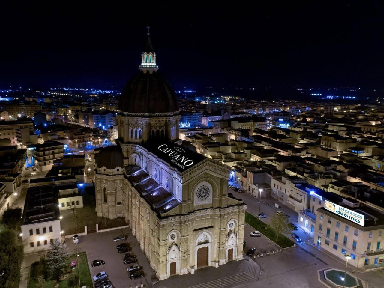 B&B Piazza Duomo Cerignola Bagian luar foto